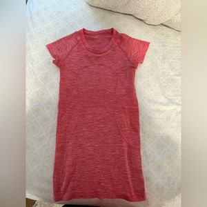 Lululemon swiftly top